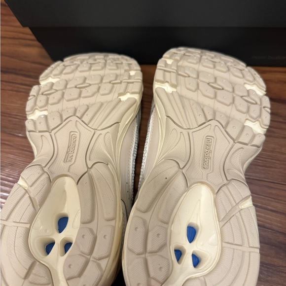 New Balance Beige and Off-White Sneakers - Picture 3 of 4